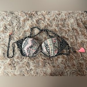 Victoria’s Secret 34D bikini top push up